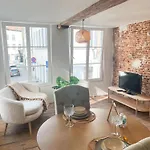 Rr Suite